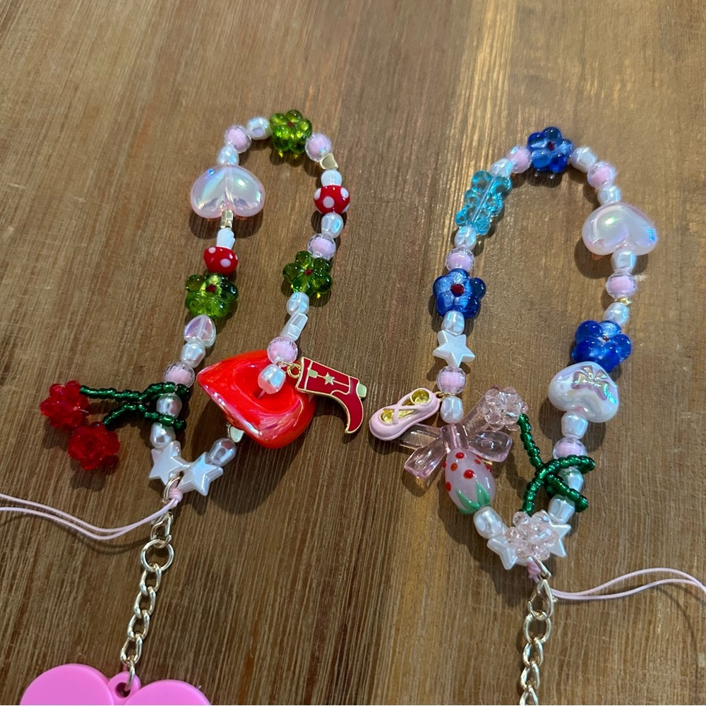 NWT Benefit Cosmetics Phone Charms - Set of Two - Picture 6 of 7